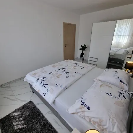 Striga With 2 And Balcony