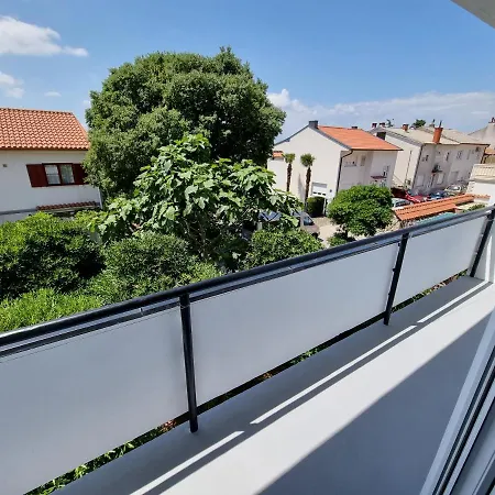 Striga With 2 And Balcony *