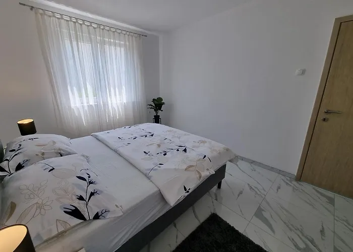 Striga With 2 And Balcony