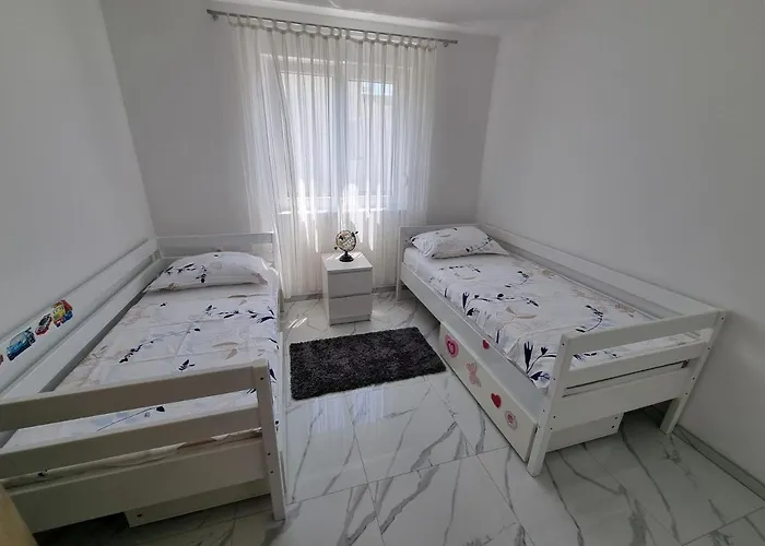 Striga With 2 And Balcony Apartman Crikvenica