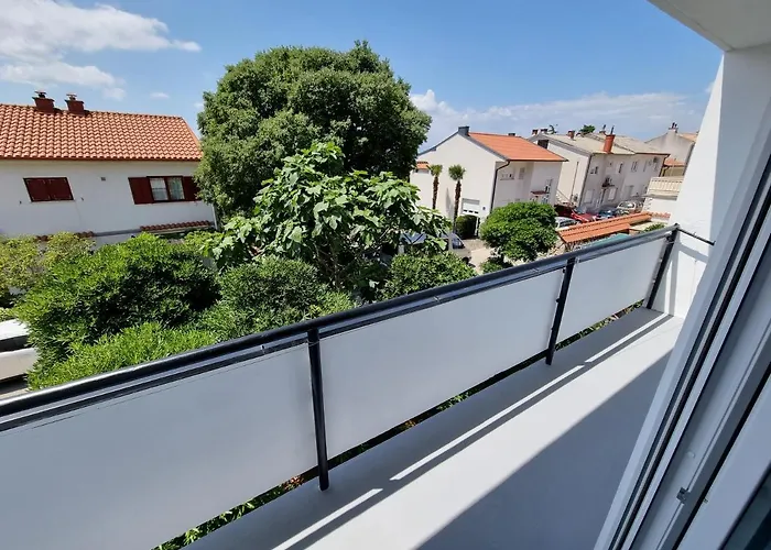 Striga With 2 And Balcony *
